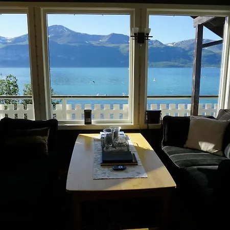 Idyllic With Sauna - Lyngen Alps *