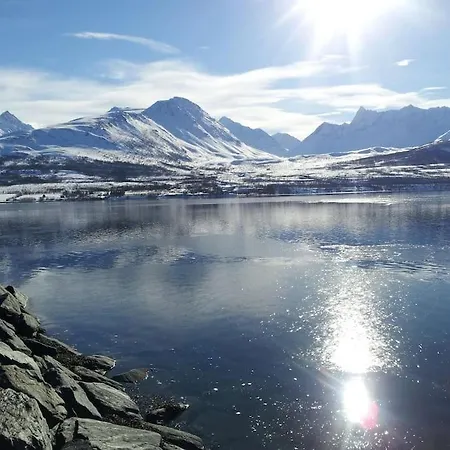 Idyllic With Sauna - Lyngen Alps Svensby