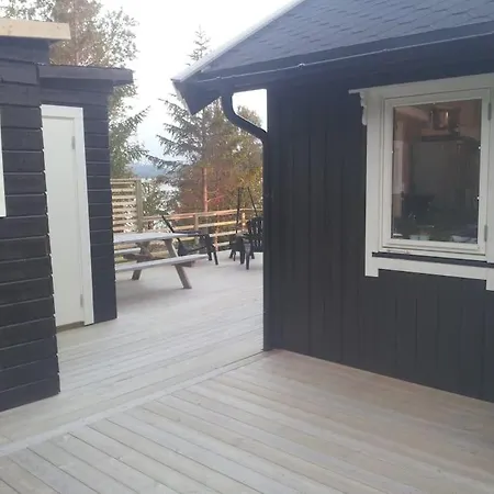 Idyllic With Sauna - Lyngen Alps Feriehus