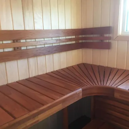 Idyllic With Sauna - Lyngen Alps Feriehus *